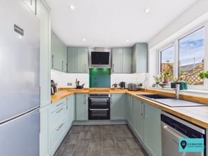 Kitchen- click for photo gallery